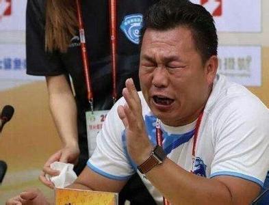 球员骂裁判足球原声,球员怒怼裁判场面