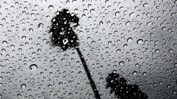 雨天衣服快速干的小妙招,下雨天晒的衣服有味道怎么办