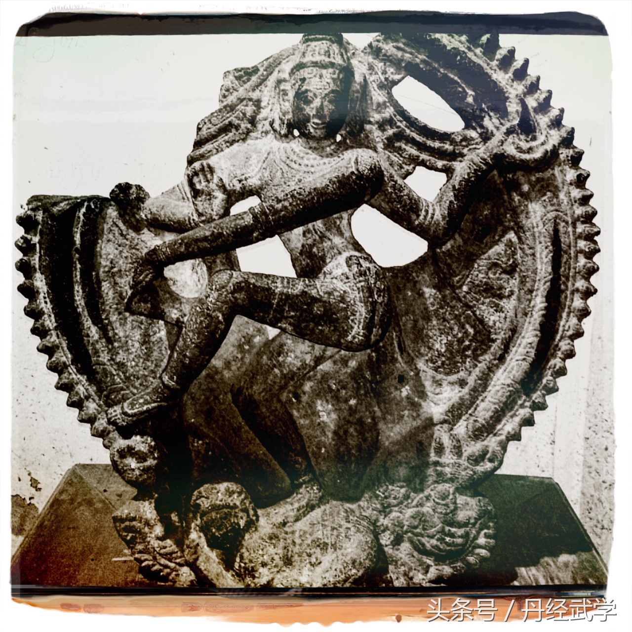 印度主神湿婆创造了瑜伽体式,印度瑜伽之光