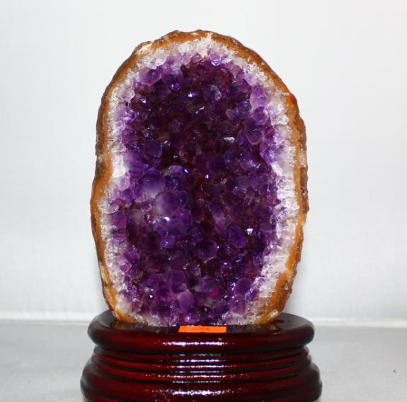 你所知道的紫水晶，对没错就她