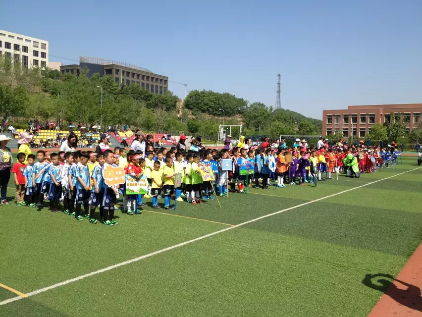 征文足球伴我成长,关于校园足球与中国梦的征文题目