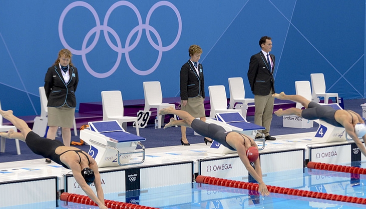 泰格豪雅高颜值精钢腕表火热来袭,泰格豪雅竞潜中超款机芯