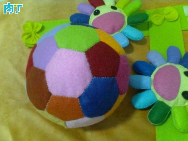 不织布做足球视频教程,不织布足球怎么做