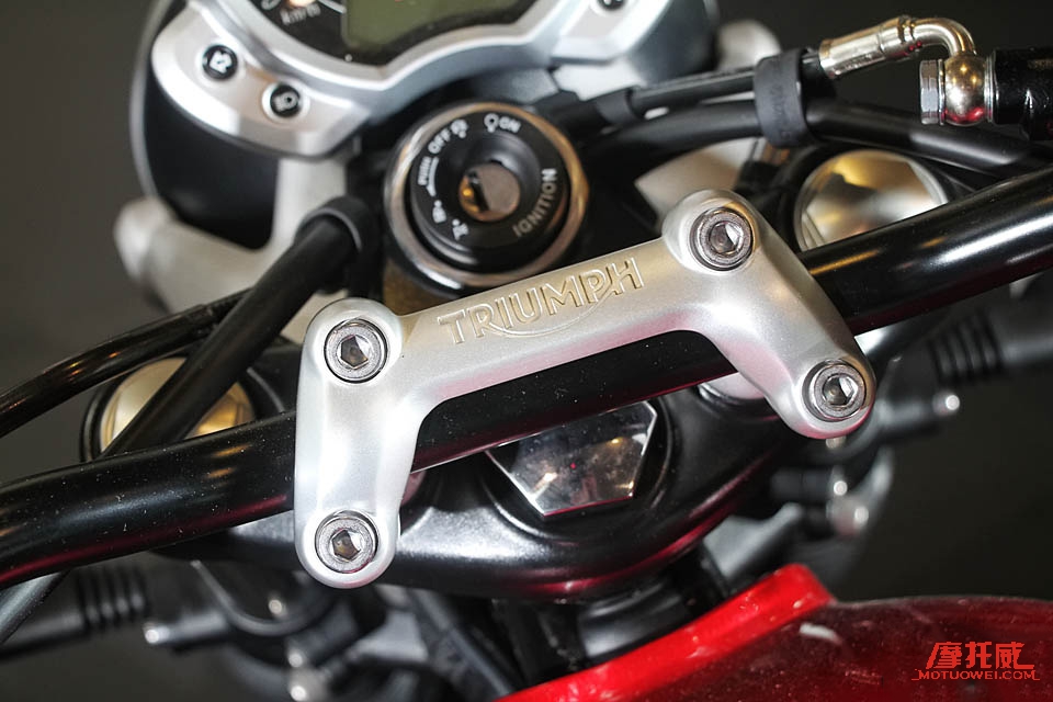 凯旋bonneville1200,凯旋bonneville红色