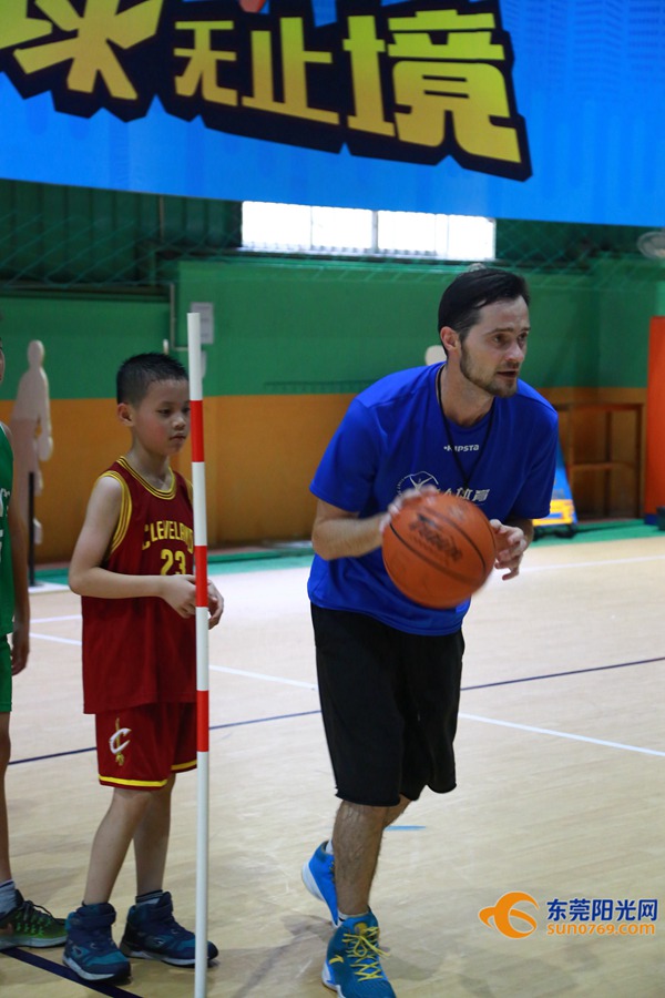 广东东莞篮球晨训,东莞篮球外教
