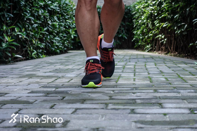 李宁云四代叠影芯片怎么用,李宁云四代跑鞋减震科技