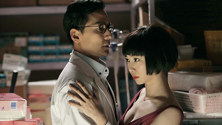 买IP已经不足以保证安全了，有的公司都买下作家本人|封面报道