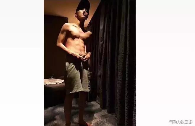 鹿晗邓超练肌肉,邓超暴瘦如柴视频