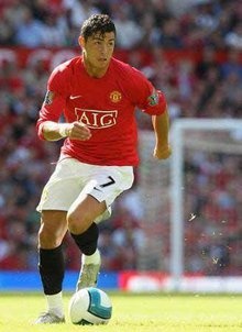 足坛历代绝代双骄高燃,足坛的绝代双骄c罗和梅西