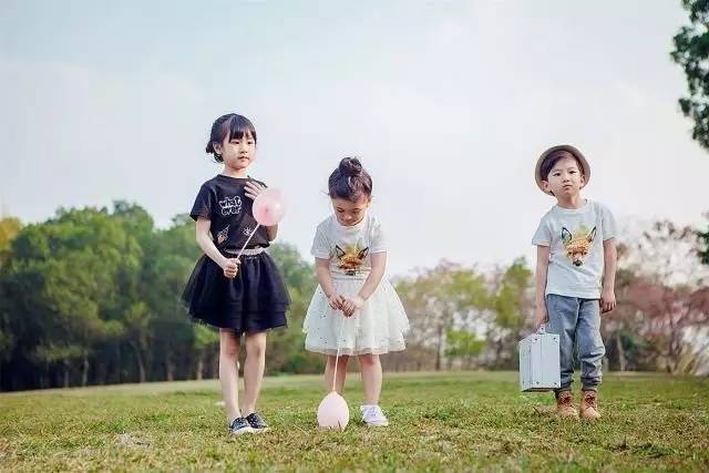 给宝宝购的衣服,给宝宝买衣服的注意事项