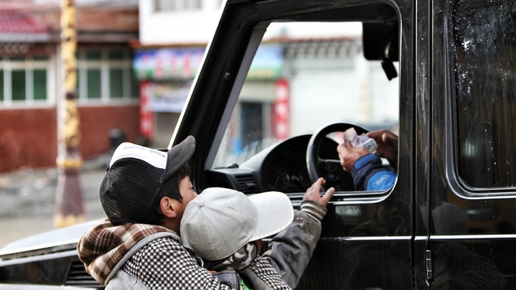 开着大通g50进藏,开奔驰g500去市区