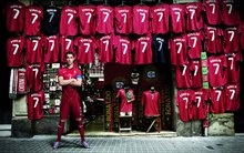 足坛历代绝代双骄高燃,足坛的绝代双骄c罗和梅西