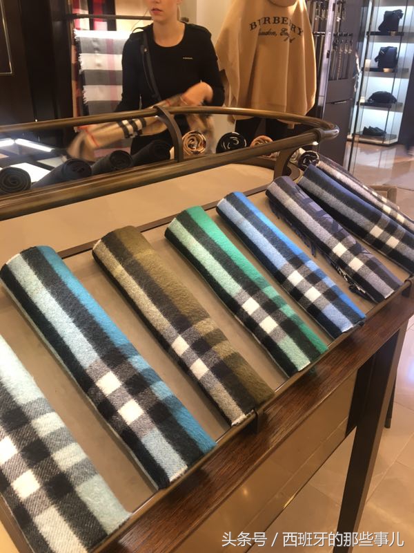 巴塞罗那俱乐部旗舰店围巾,意大利巴宝莉围巾价格