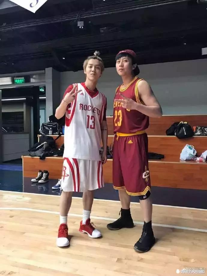 鹿晗邓超练肌肉,邓超暴瘦如柴视频