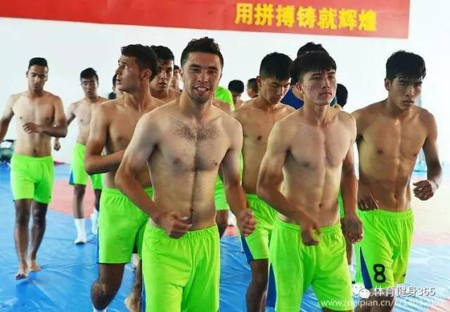 叶尔凡·叶孜木江*疆新**最后一次体能训练全运会目标冠军