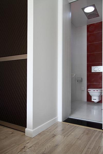 武汉老园艺师只因老伴喜爱花儿,果断把卧室窗台巧变花园式榻榻米!