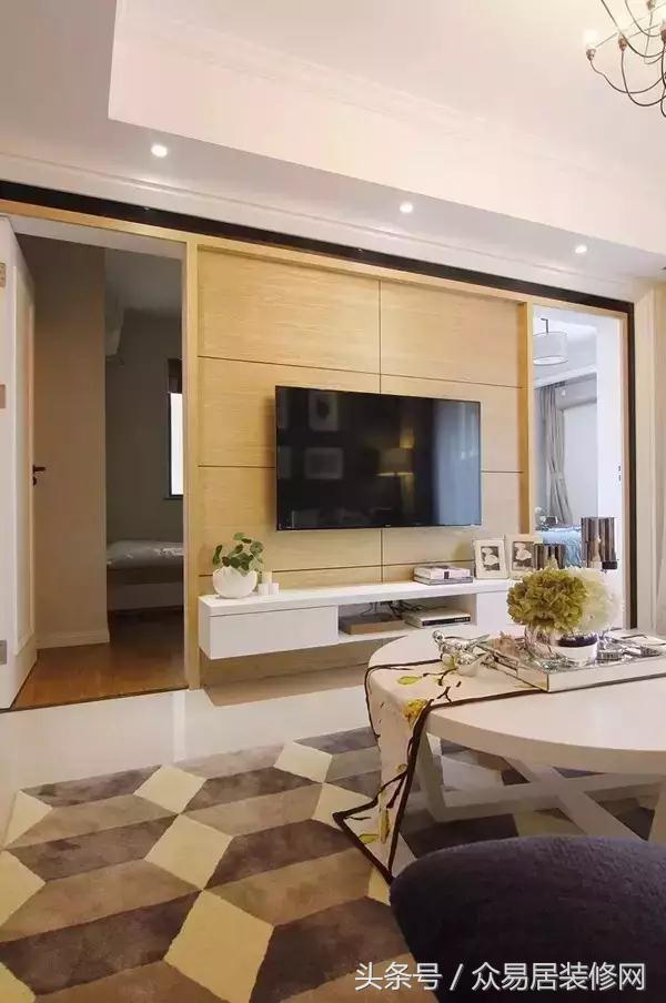 卧室从卫生间进入好吗,卧室从客厅进还是单独进