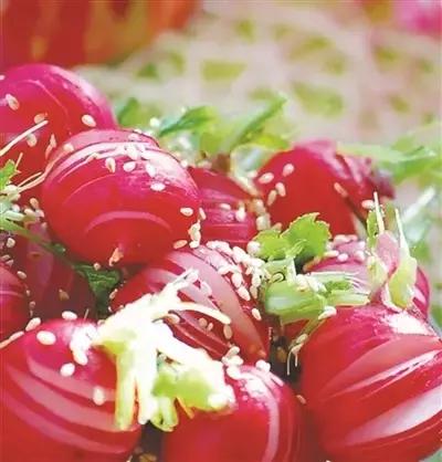 爽口的凉菜拌葱丝解腻 (凉菜下酒菜凉拌红萝卜丝)