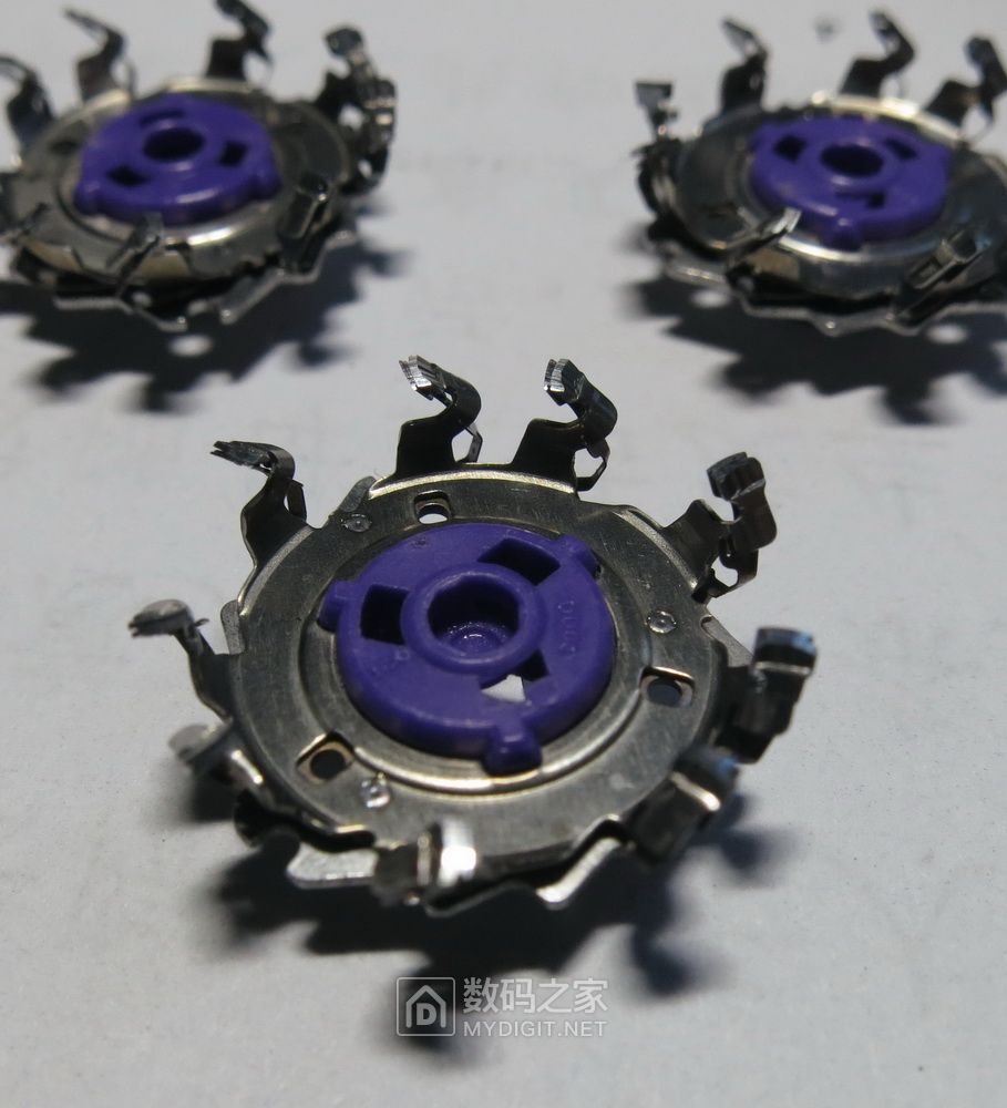 飞利浦三头剃须刀刀头拆卸清洗,传统剃须刀剃须的感受