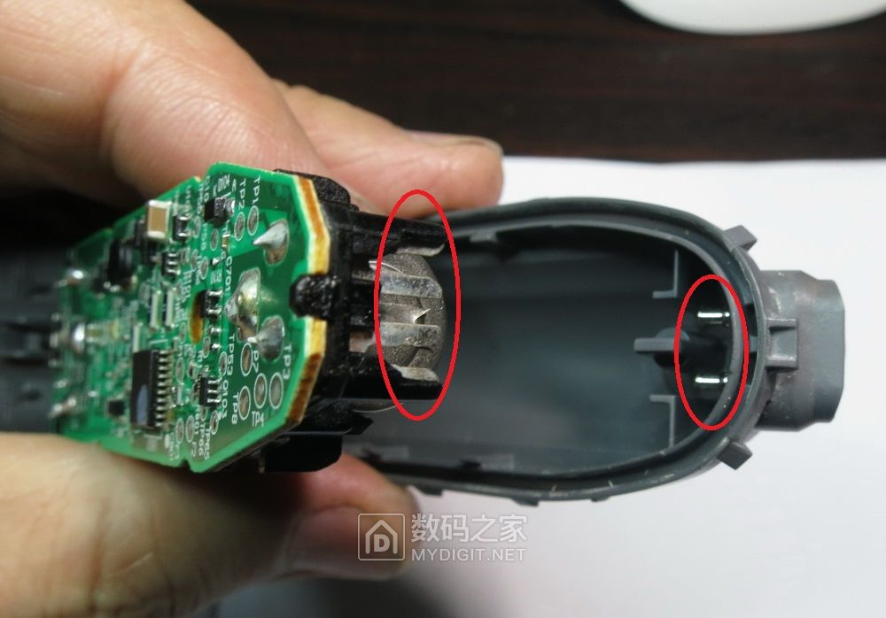 原来剃须的感觉如此美妙！飞利浦三头剃须刀不关机拆修