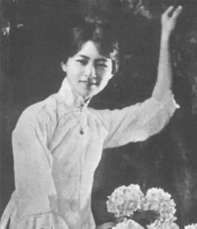 中国著名诗人经典语录,八位诗人的经典名句