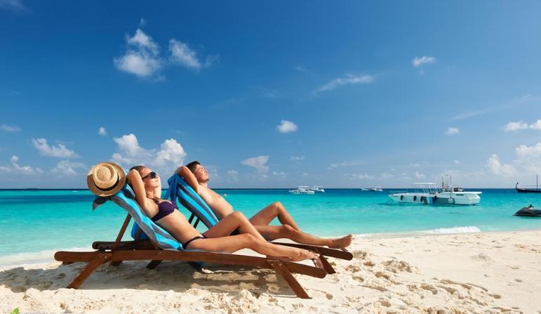 针对干枯头发的护发产品,造成头发干枯的原因