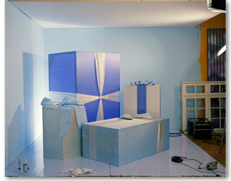 快公司:成人电影摄影棚是什么样子的?她用十年记录了一万个给你看