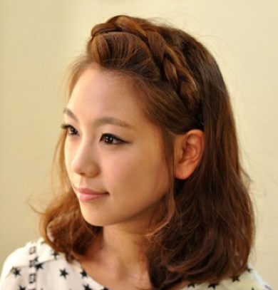 干练简约花苞头扎法教程,长直发凌乱花苞头扎法