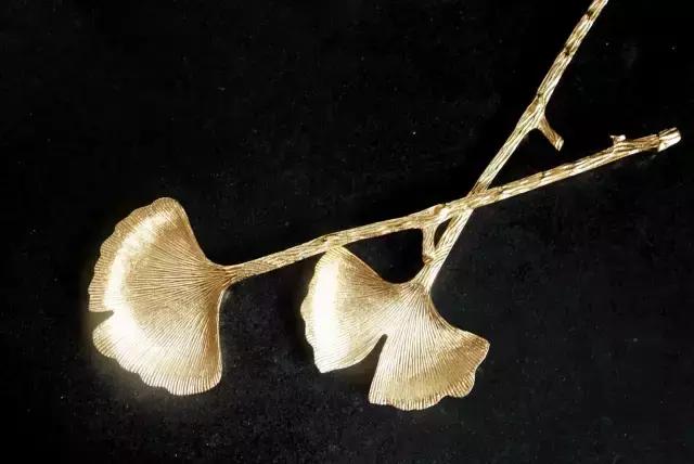 满心欢喜地等了这个快递整整1个月，却在拆开包装的瞬间傻了眼