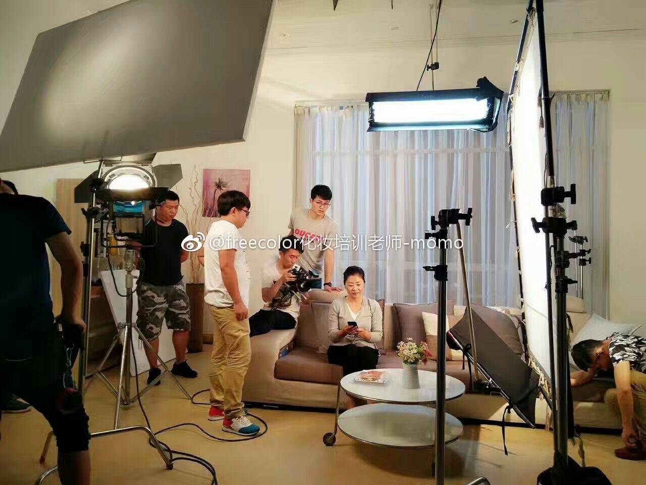 业余学化妆的学校,想学化妆师零基础学什么