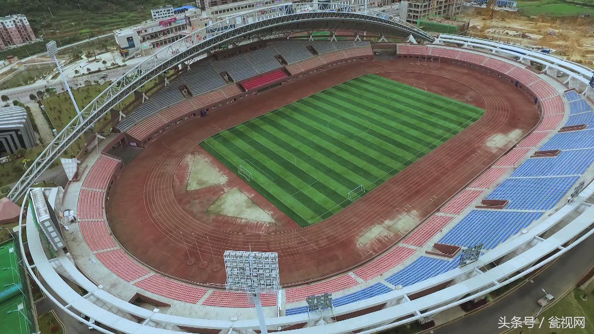 *安瓮**足球队将在*安瓮**主场迎战北赛区六个县市足球队