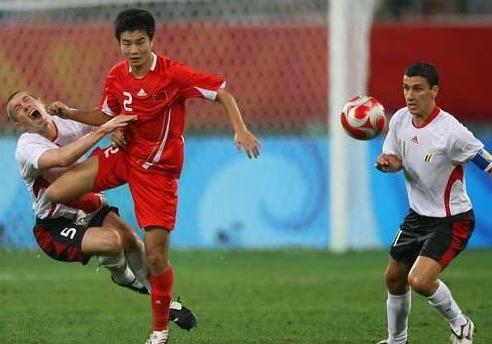 人民日报谈足球水平,人民日报足球