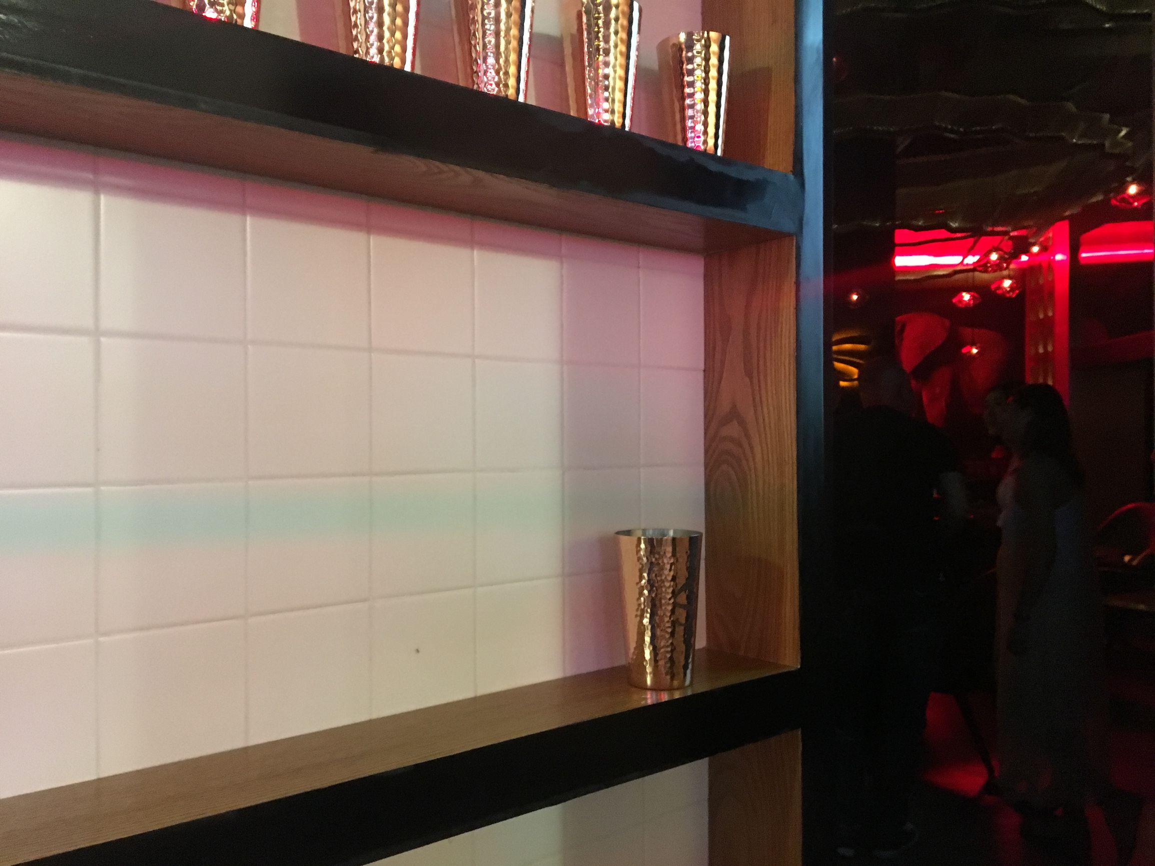 朋友开个店，卖酒的！一滴入魂Slogan！