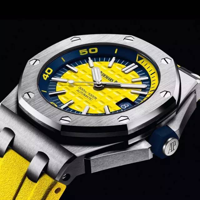 为什么打网球一定要穿裙子,足球员为什么带手表