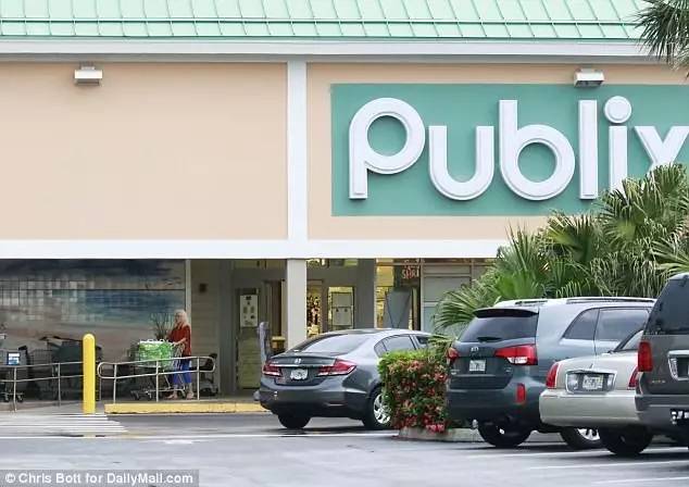 夫妇买彩票中数千万英镑,夫妇买彩票中奖15亿