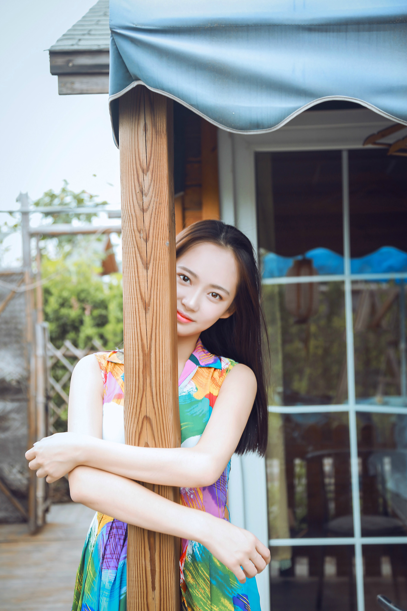 围屋里的小姑娘,木屋里的小姑娘