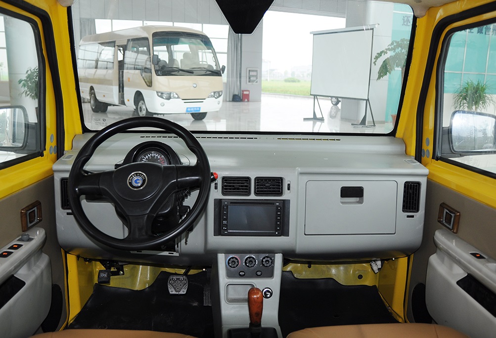 双门四座国产越野车，性能超普拉多，5万，买悍马的后悔了！