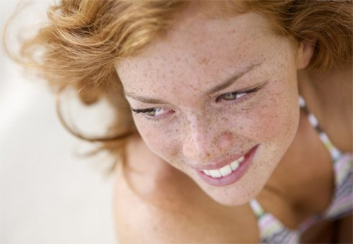 脸上长*褐斑黄**，可能是卵巢囊肿的早期信号，1方法可辨别