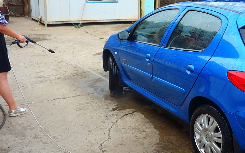 洗车干净不伤车漆从此告别洗车店,洗车不再烦恼