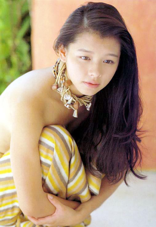 鼻子上黑头怎么遮挡好看,鼻子侧面有黑头怎么挤