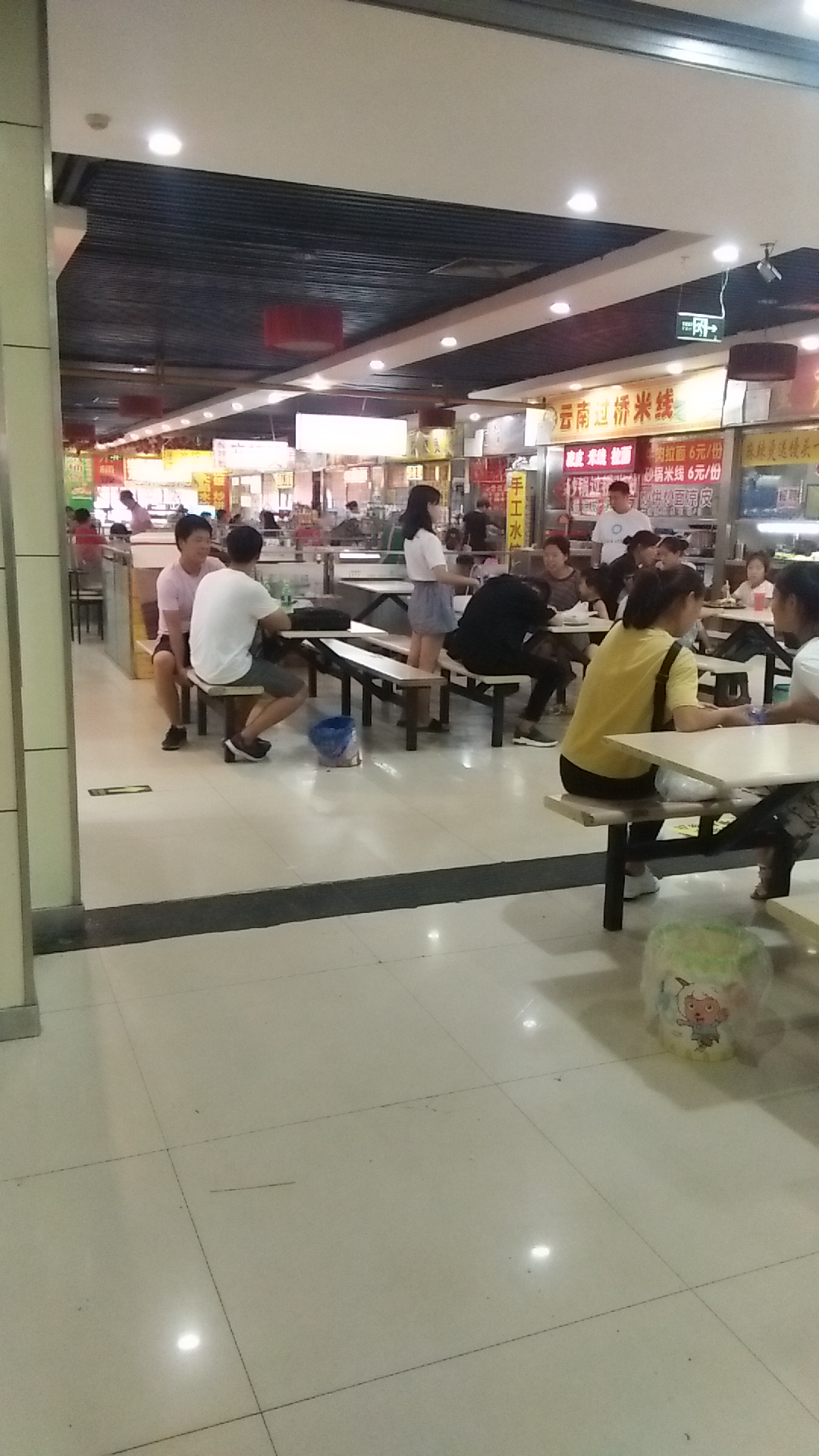 邯郸义商国际店,邯郸义商国际比较火的店铺