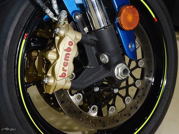 铃木gsxr100试驾,铃木gsx-r1000合金摩托车