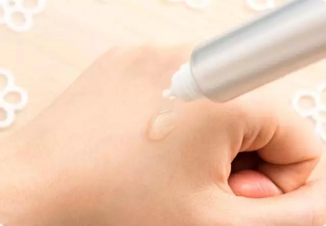 10件口碑超高的美白单品,让你「白」成一道光,我们白着呢!