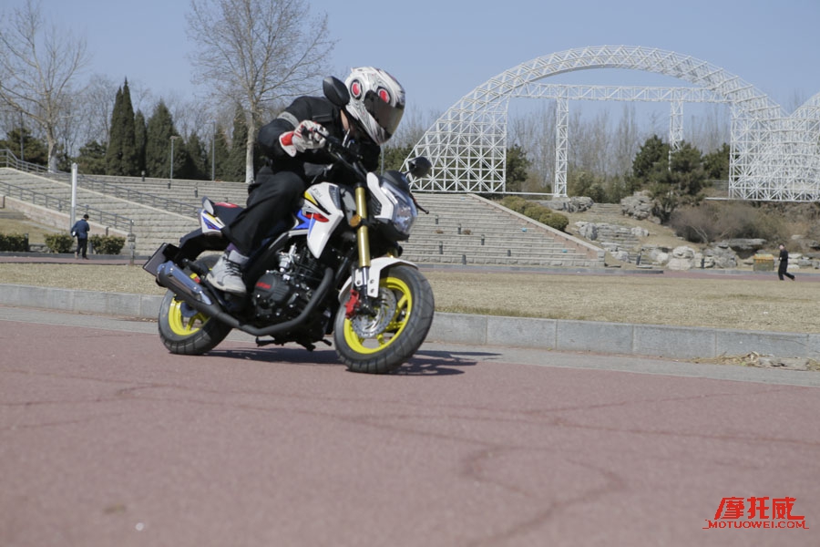 《原创试驾》城市运动小MINI力帆KPMINI摩托车试驾