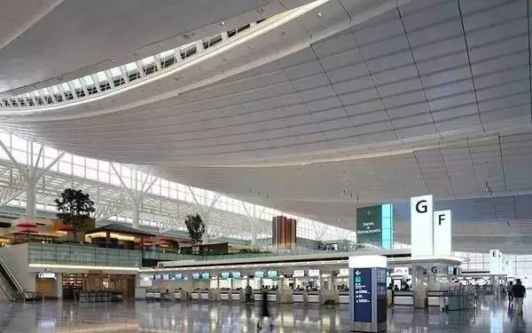 她是一位中国大妈，却带领着700个日本人，扫出了全球最干净机场「精益学堂」2017-7-14第895期