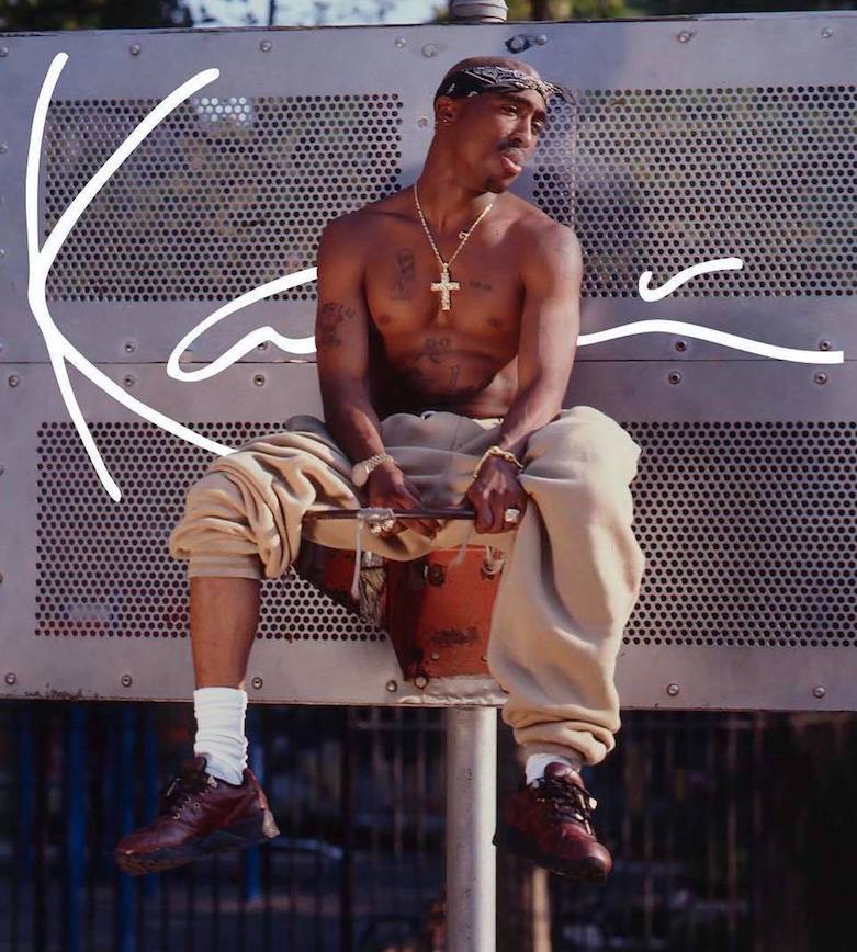 草野球场的年轻人里，总有些逗逼能笑死你