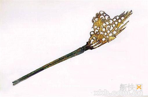 古代戴在额前的头饰,古人头上戴的头饰叫什么