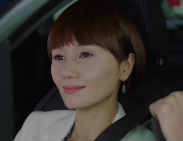 唐晶戴的是什么项链,唐晶首饰