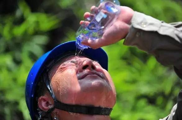 江阴两天接诊13个，1人病危！最近要警惕这种病，病死率极高！