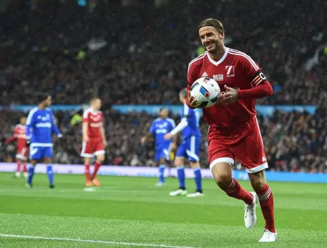 小时候就梦想自己长大能穿上军装,小时候梦想穿上迷彩服